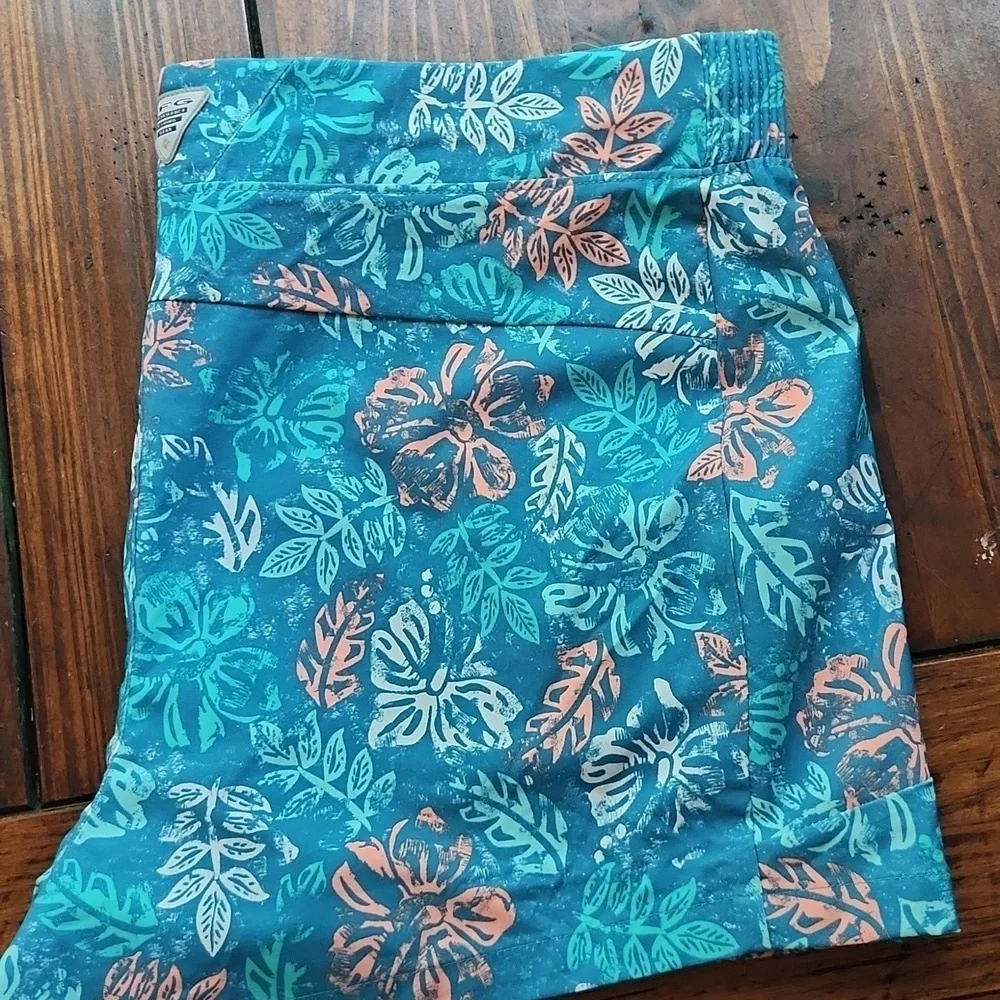 Columbia Floral Print Women's Shorts Sz XL